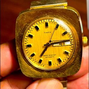 Rare 1973 Jumbo Viscount Timex Automatic wristwatch watch.
